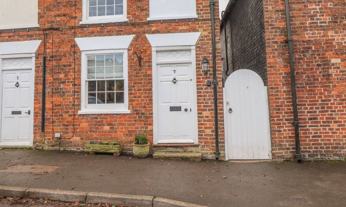 Caistor Cottage | SAGE COTTAGE, family friendly, character holiday cottage in Caistor