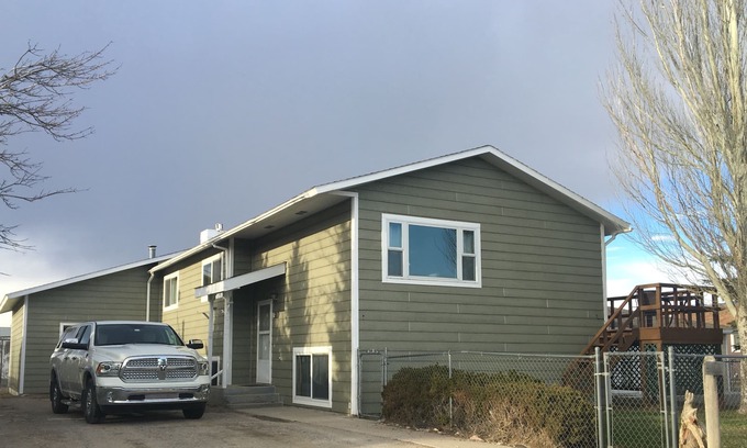 Ennis House | Sage House- in town with LOTS of space