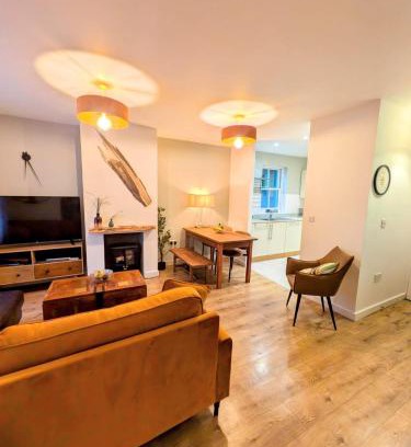 Glastonbury House | SAGE HOUSE - Tranquil sanctuary in the heart of Glastonbury