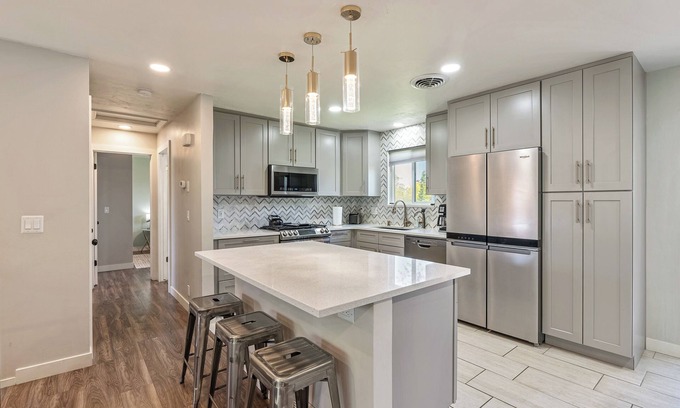 West Jordan House | Saguaro Sanctuary - Beautifully remodeled family friendly home!