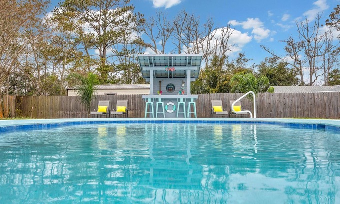 Dolphin's Cove House | Sailfish Beach House - Pool Hottub Putting Green