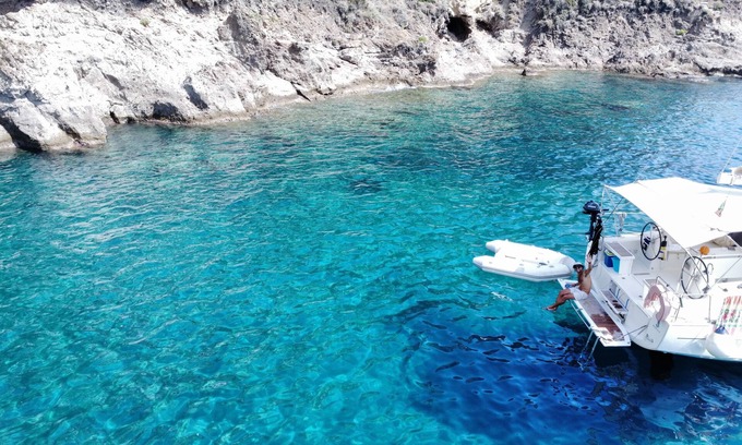 Calicos Boat Rental | Sailing boat & yoga experience in enchanting Algarve coast