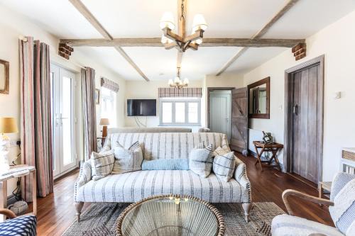 East Wittering House | Sailmakers - West Wittering