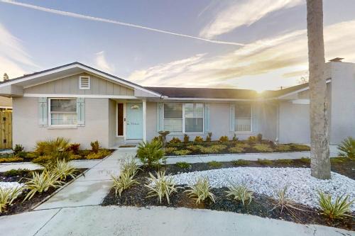 Dolphin's Cove House | Sails Away