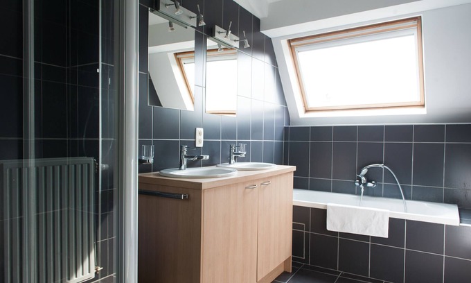 Saint-Laurent Apartment | Saint-Adalbert