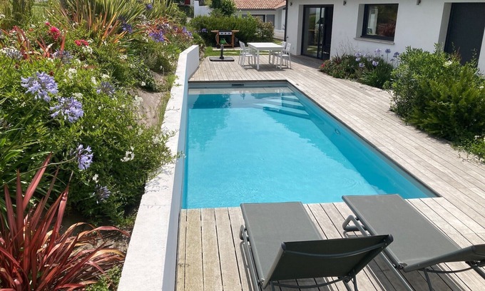 Kokotia House | SAINT JEAN DE LUZ Villa Swimming Pool Walking distance Sea view