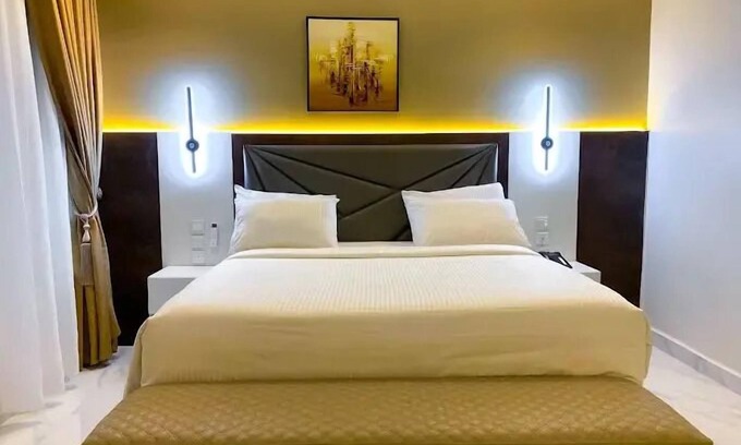 Wuse 2 Hotel | Saint Tropez Hotel and Suites