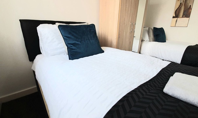 Eccles Apartment | Salford Ark Comfort Stays Near Trafford Centre