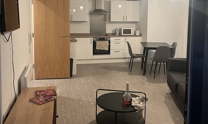 Castlefield Apartment | Salford Manchester a minute away from Salford University,8minutes away from