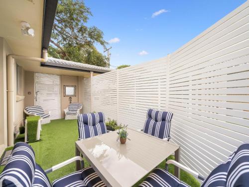 Redcliffe Apartment | Salt-Air Serenity -Stylish 1-Bed