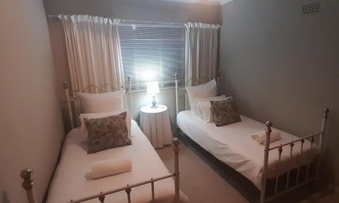 Beaufort West Apartment | Salt and Pepper Garden Cottage