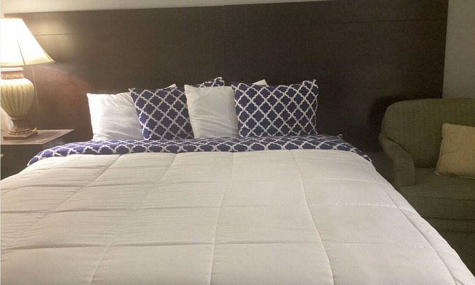 Hutchinson Hotel | Salt City Inn