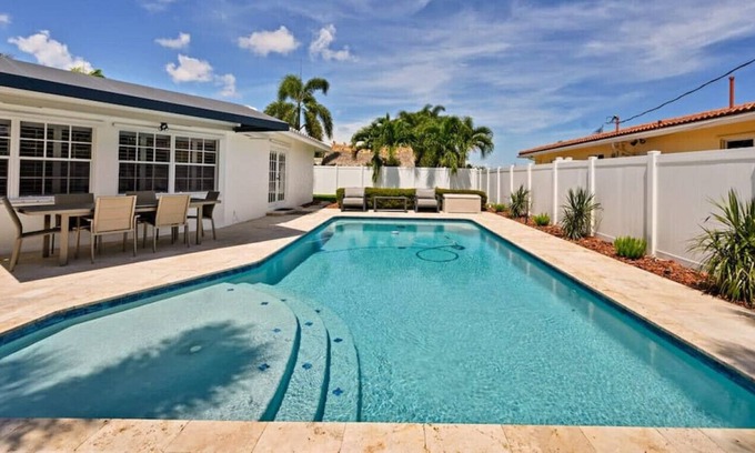 Garden Isles House | Salt Life Beach Cottage Sleeps 8 Heated Pool minutes from BEACH!!!