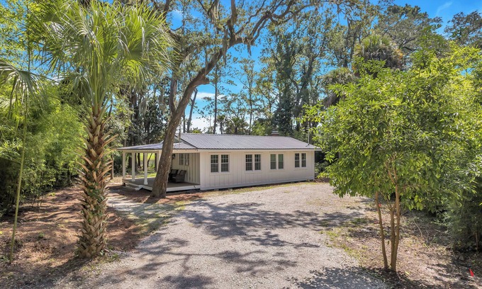 Olde Town House | Salt Marsh Retreat - 4 Bedrooms 3 Bathrooms - Marsh Views