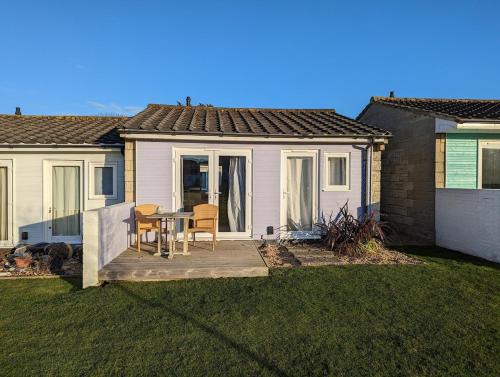 Yarmouth Apartment | Saltbox B4 holiday cottage