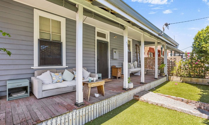 South Fremantle Cottage | Saltbush Cottage in fabulous South Fremantle.