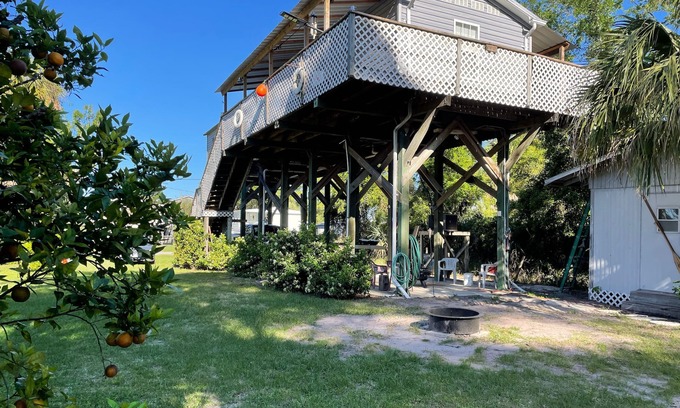 Chiefland House | Saltwater Retreat