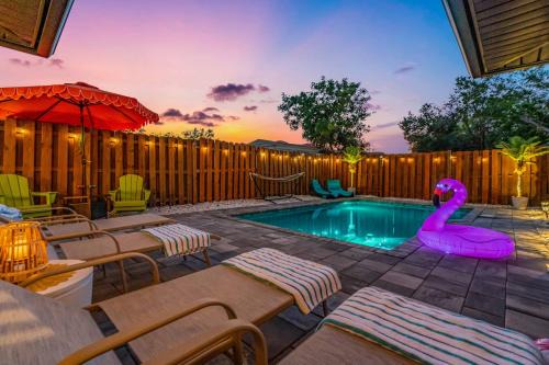 Whitfield House | Saltwater Siesta! Pool, Games & Family Fun Await