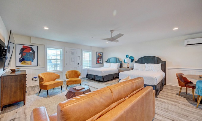 Surf City Apartment | Saltwater Suites, 102 Queen ADA 1st Floor