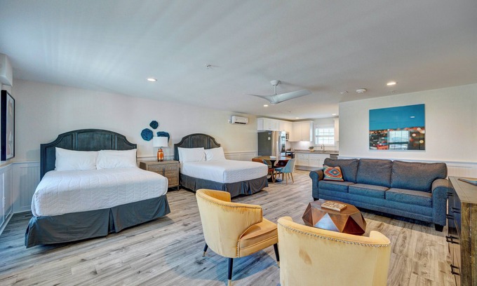 Surf City Apartment | Saltwater Suites, 202 Queen 2nd Floor