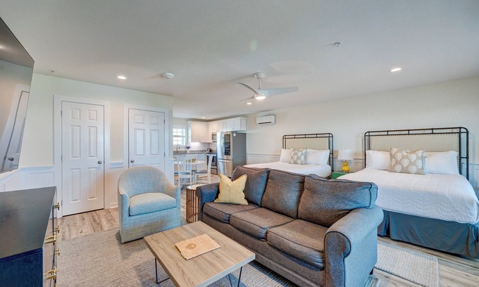 Surf City Apartment | Saltwater Suites, 307 Queen 3rd Floor