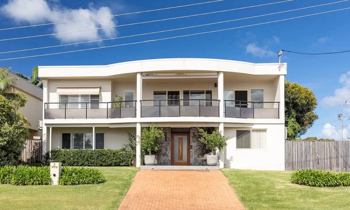 Forster House | SALTY SEA Beach House