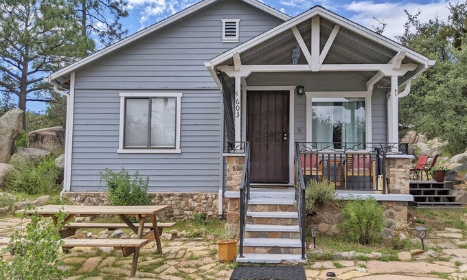 Prescott Cottage | Sam Hill's Cottage In historic Prescott Arizona