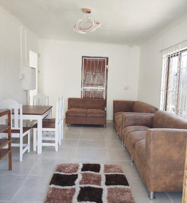 Redhill House | Samantha's Guesthouse