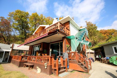 Pocheon House | Sambatgol Pension
