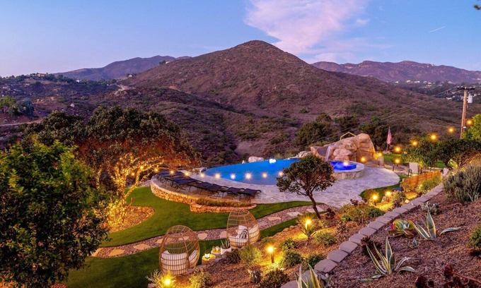 Jamul House | San Diego Serenity Hills Infinity Pool Spa Pickleball