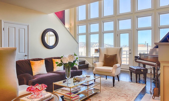 Cow Hollow House | San Francisco Modern Home with views of the Bay and outdoor terrace
