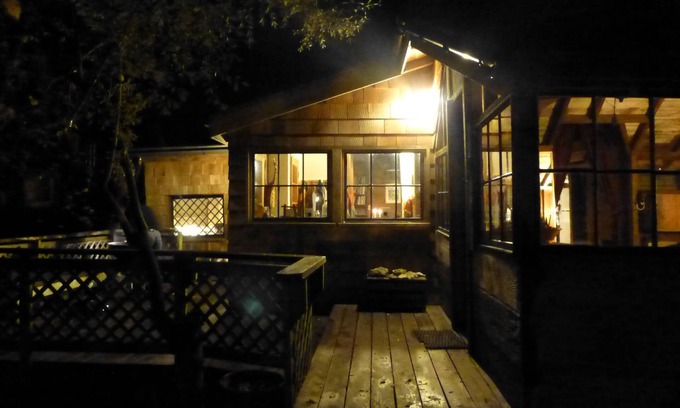 Roche Harbor Cottage | San Juan Island Cottage with View of Sunsets Over Westcott Bay