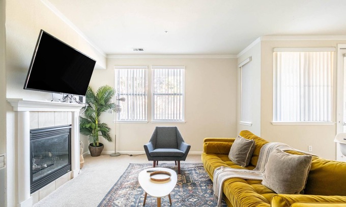Central San Mateo Apartment | San Mateo 3BR near Caltrain