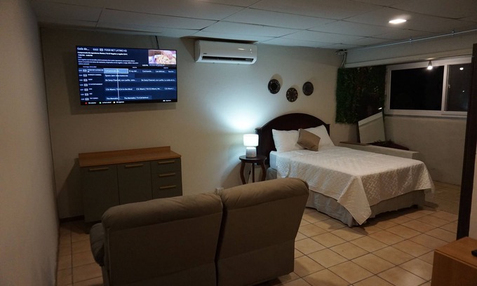 San Salvador Apartment | San Salvador Modern and Comfortable Studio Steps Away from Hotel Hilton SS.