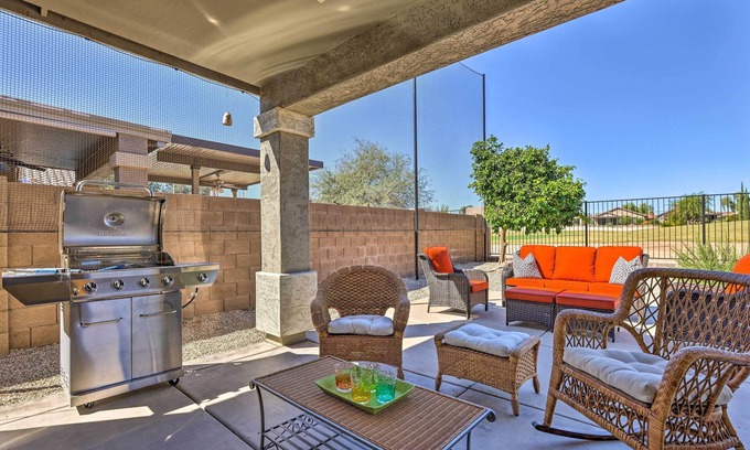 San Tan Valley House | San Tan Valley Home w/Pool Access & Golf View!