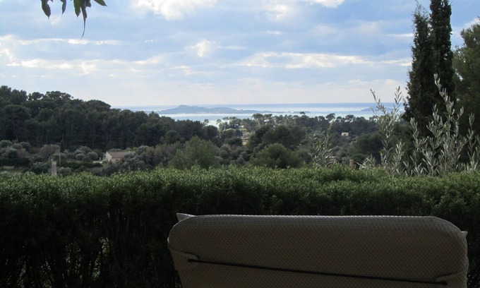 Sanary-sur-Mer House | Sanary-sur-Mer, house on family property, within olive trees, near sea