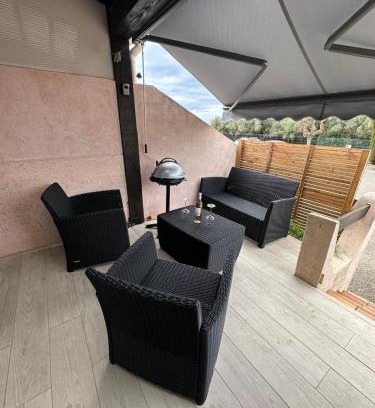 Sanary-sur-Mer House | Sanary Villa club avec terrasse