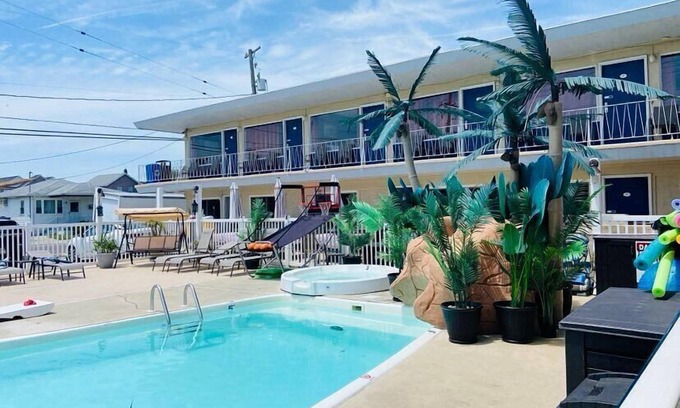 Wildwood Hotel | Sand Box Motel