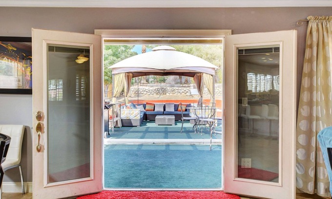 Las Vegas House | Sand Volleyball And Orange Turf.This Is Vegas!