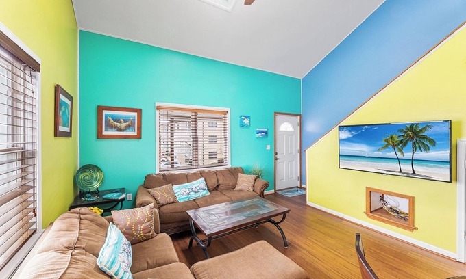 Caine Woods Apartment | Sandal Bay 203 Townhouse