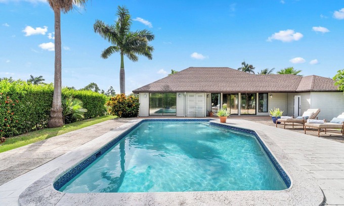 Seven Mile Beach Villa | Sandalwood Escape - Luxury Family Villa Private Pool