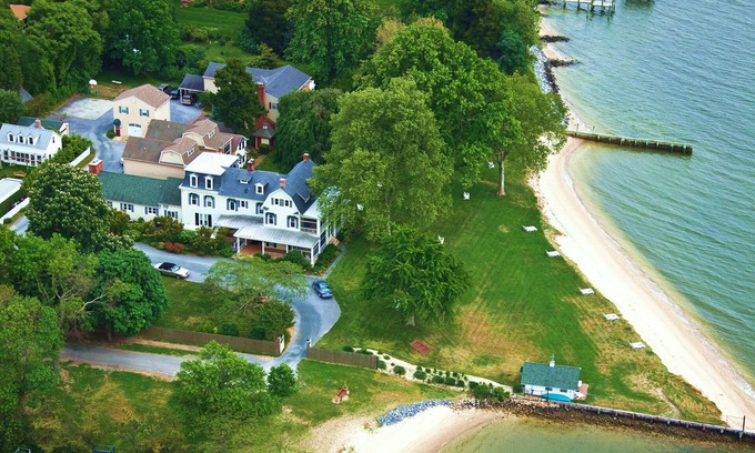 Oxford House | Sandaway Suites & Beach