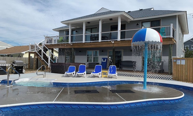Sandbridge House | Sandbridge 8br/6ba 4th row on Back Bay with lazy river and hot tub