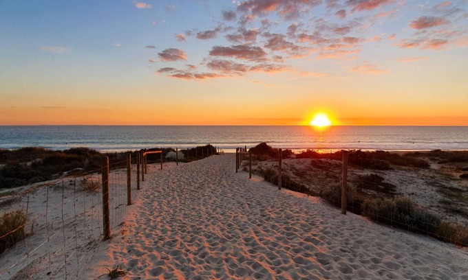 Scarborough Apartment | Sandcastles at the Beach - Outstanding Location