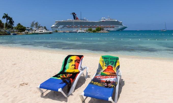Ocho Rios Apartment | SandCastles Deluxe Beach Resort