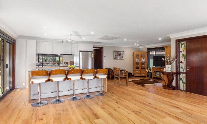Beechworth House | Sandors Sanctuary - walk to town