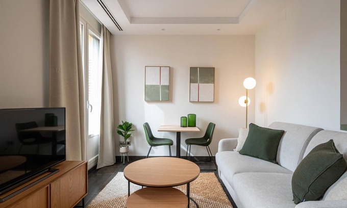 Trafalgar Apartment | Sandoval - Superior 1 Bedroom with Sofa Bed