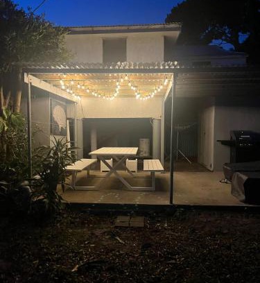 Bongaree House | Sandown Beachside Cottage