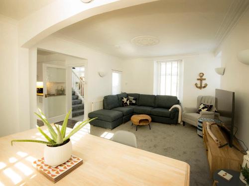 Cullen House | Sandpiper Cottage