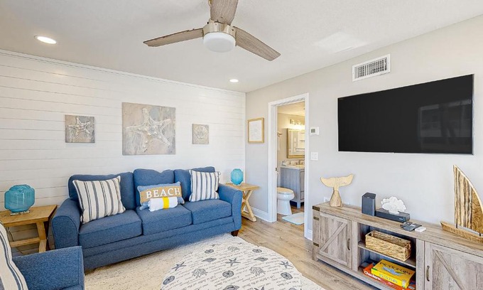 Holiday Isle Hotel | Sandpiper Cove 1027